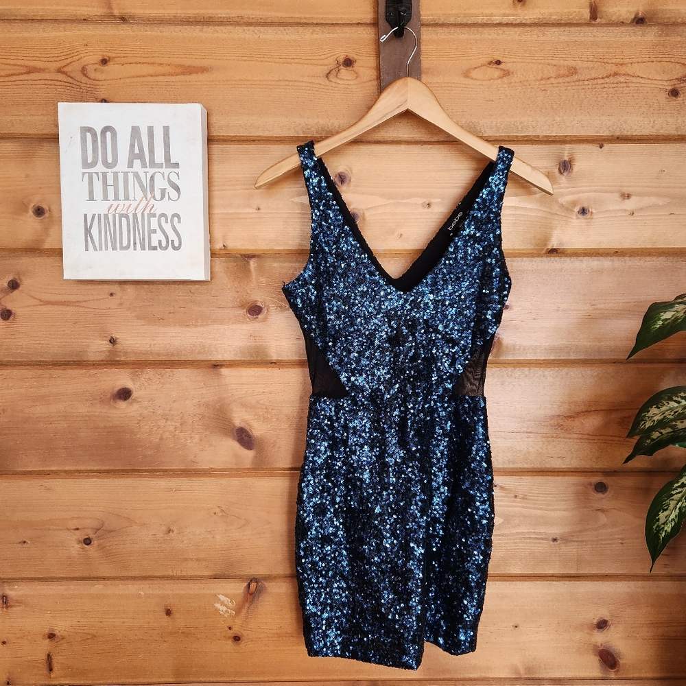 Bebe 💜 Hot Sparkle Navy Blue Bodycon Dress Mesh Cutout Double VNeck Sequins XS‎